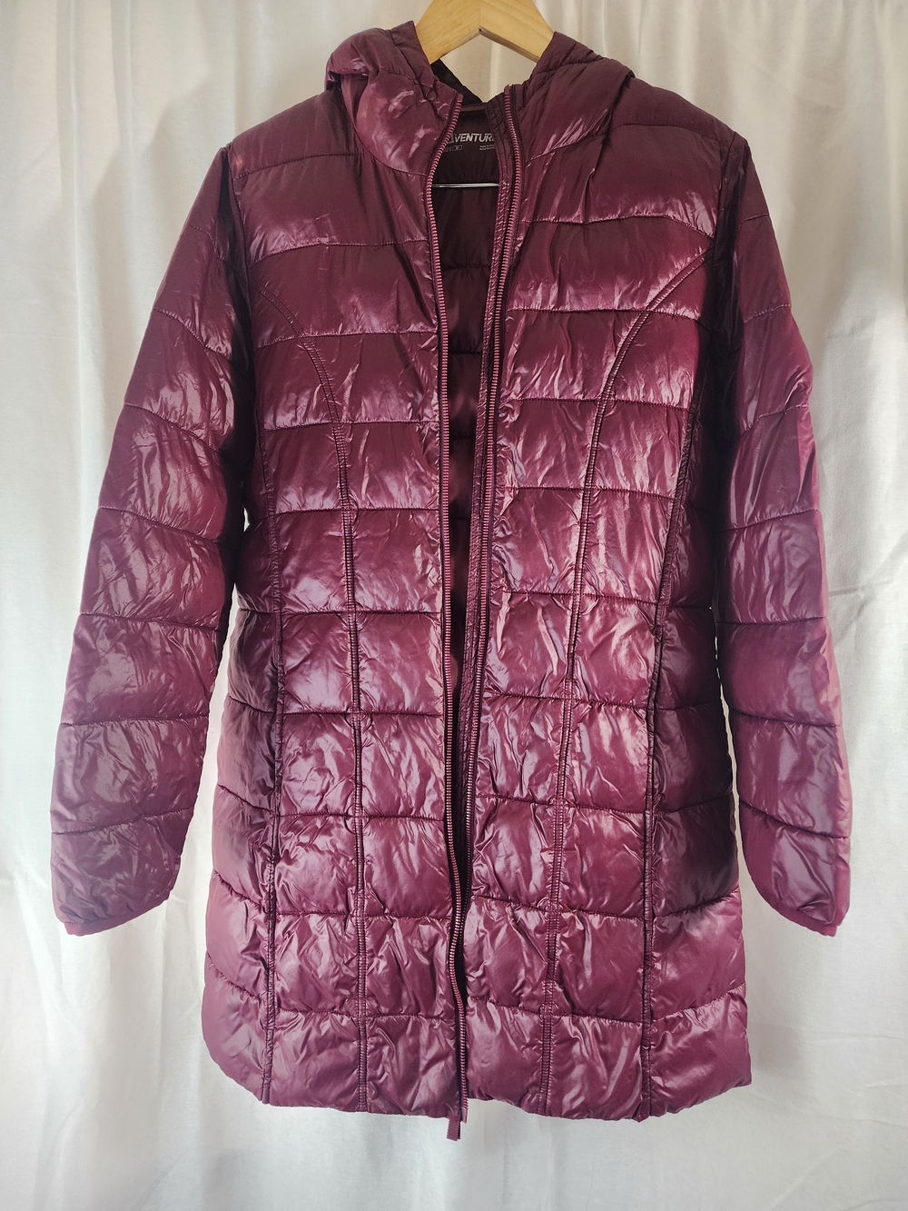 Aventure Women's Quilted Hooded Puffer Coat in Burgundy M